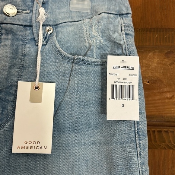 Good American Good Waist Crop Light Blue Jeans Size 0/25 - Picture 9 of 15